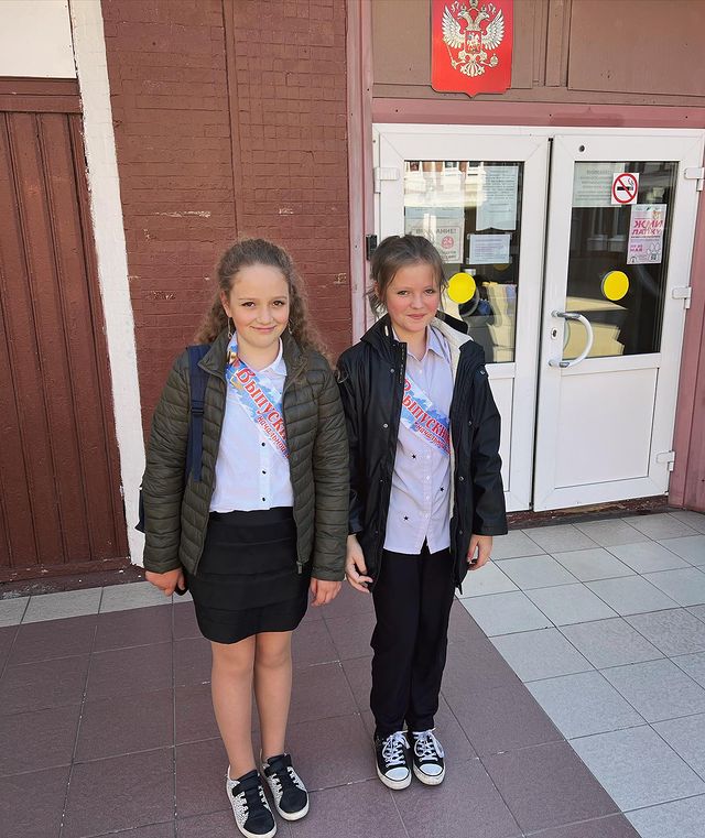 oksivoronina25 в LOOKY. #выпускной2022#4классвыпускной. До свидания , началь...
