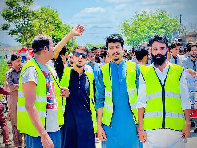 najeeb_khan_10 в LOOKY. #realeseyasinmalik. #realeseyasinmalik