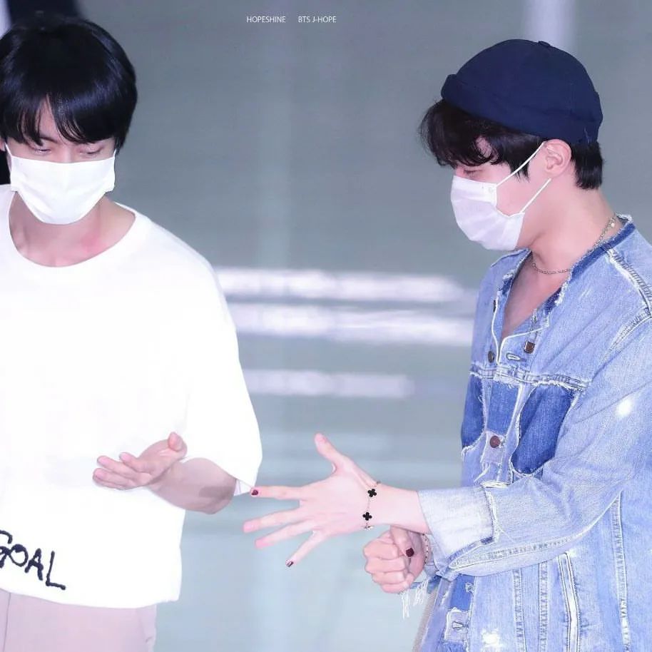 bangtan_boys_a.r.my в LOOKY — фото 3