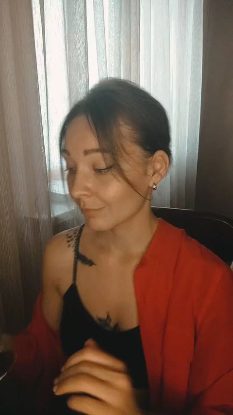 poems_with_love_ в LOOKY. #ичё,#new,#смеемсянадсобой,#взрослыйребенок,#актуально,#скороновыйстих,#тренд. Все вот эти "фу, она...