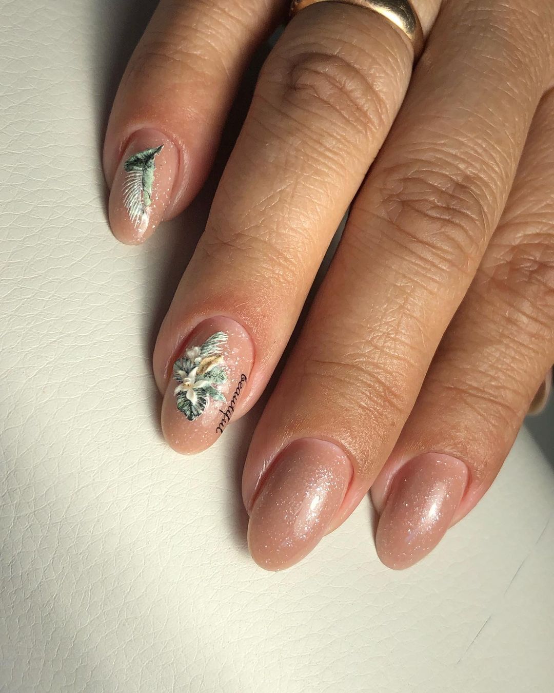 katerina_nail_vidnoe в LOOKY — Натурально, сдержанно, но 😉 с изюминкой!
#видноеманикюр #ра