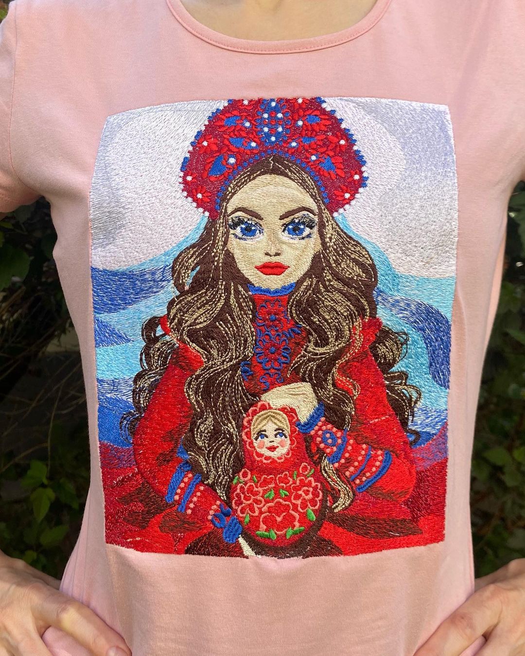 embro.ru in LOOKY. #деньроссии,#12июня,#12июняденьроссии🇷🇺🇷🇺🇷🇺,#россиястранавозможностей,#родинамоя❤️,#родинароссия,#русскаякрасавица,#вышивкавроссии,#вышивкаволгоград,#вышивканафутболке. С Днём России!!! 🇷�...