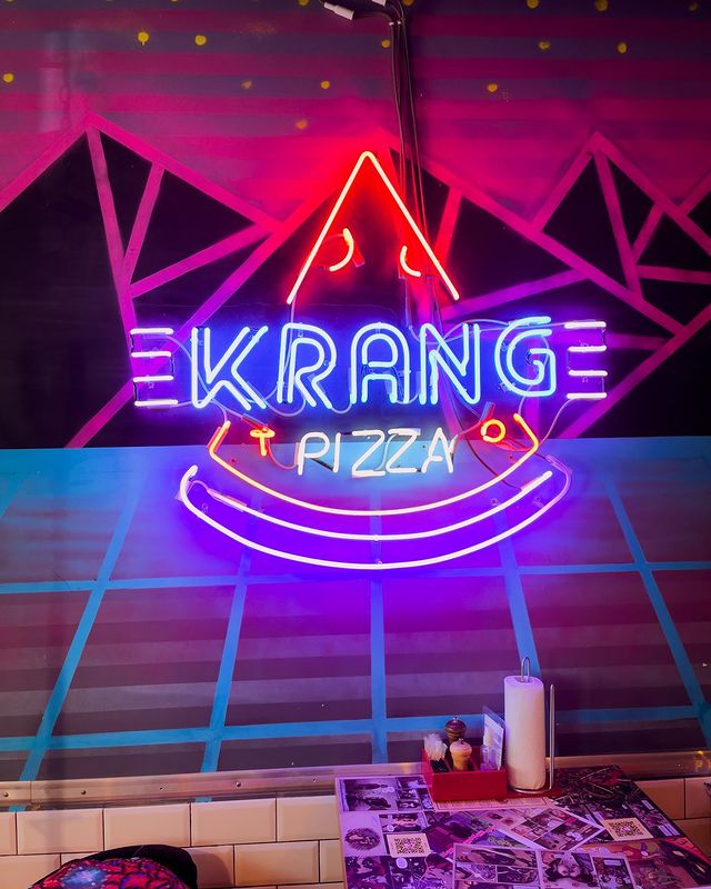 p_stasque в LOOKY. #krangpizza,#sanktpeterburg,#shotoniphone,#canon,#мобильноефото,#кэнон,#viltrox33mmf14,#санктпетербург,#кафедлягиков. По совету @litikli с...