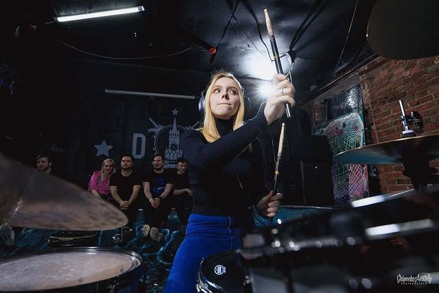 psy.sandra.gotdamn в LOOKY. #drum,#drums,#drummer,#drumming,#drummergirl,#femaledrummer,#promarksticks,#drummerlife,#drumlife,#mylife. И снова возвращение ...