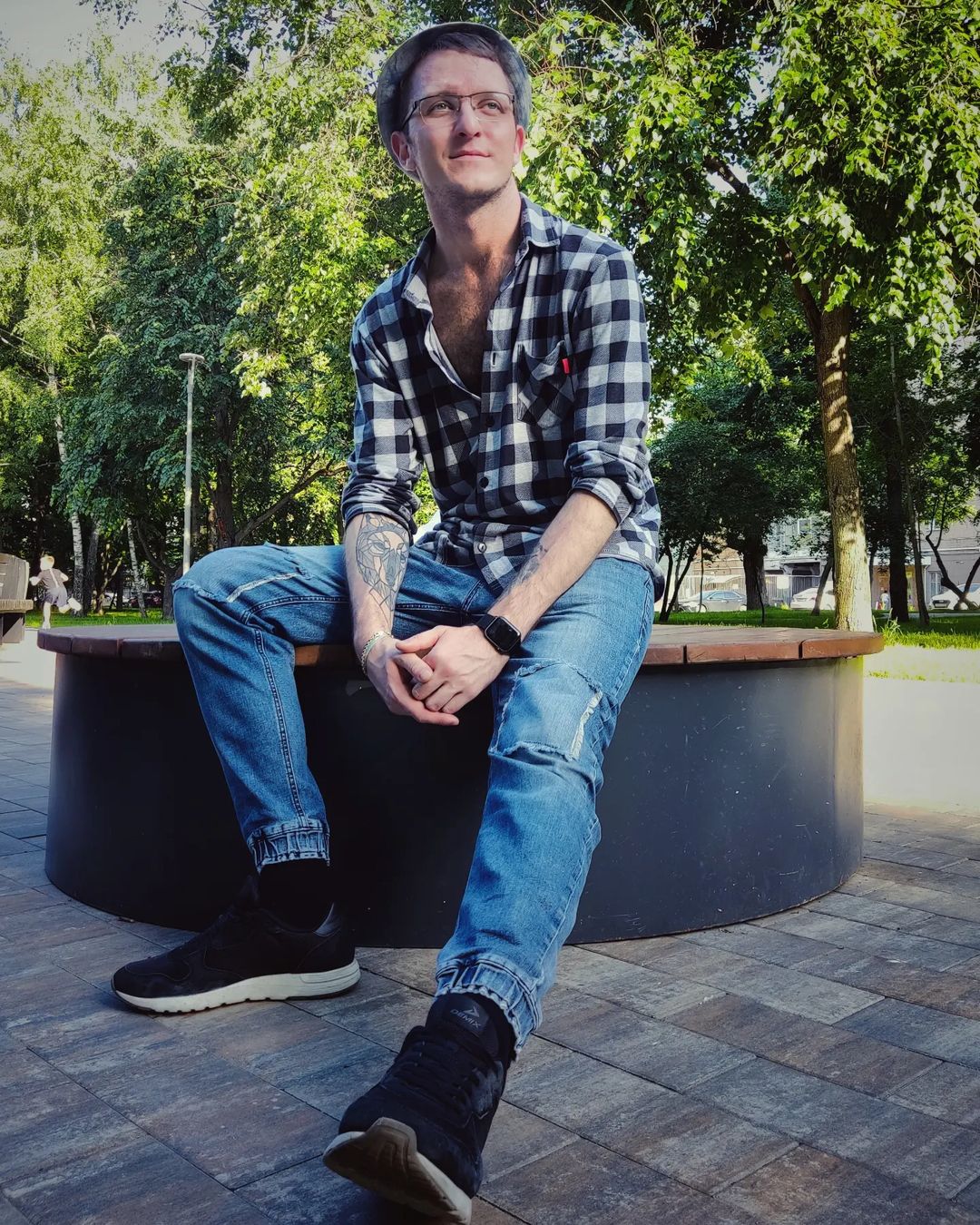 _alex.lubshev20_ в LOOKY — Я все лежал и думал о тебе ,
А ты так громко мне в плече дыш