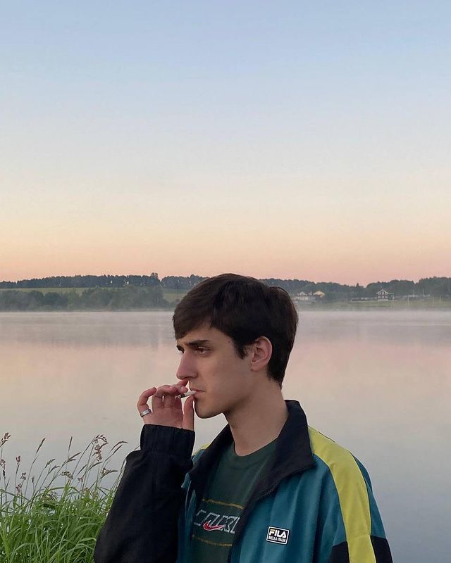 silya37 в LOOKY. . Он сева кста)