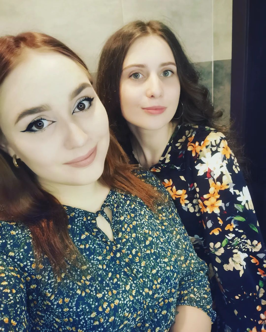 _ne_barbie_ в LOOKY — — Любишь одиночество? — спросила она, подпирая руками щеки. 