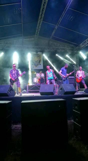 pozitivnaterapija_official в LOOKY. #concerts,#concerts,#rockband,#rockandroll,#rock,#musicians,#music,#live. #concerts 
#concerts...