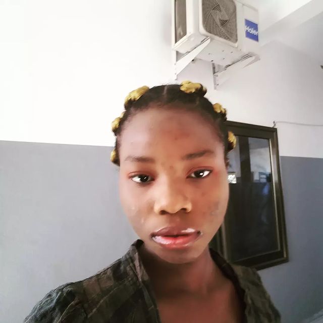 gloriadazogbo в LOOKY. #explore,#selfie. 👸👸#explorepage #ex...