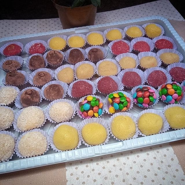 doces_helena_doces в LOOKY. . Brigadeiros disponív...