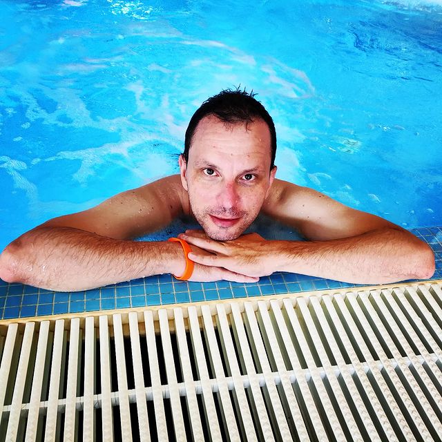 sergeytaxivaeroport в LOOKY. . null