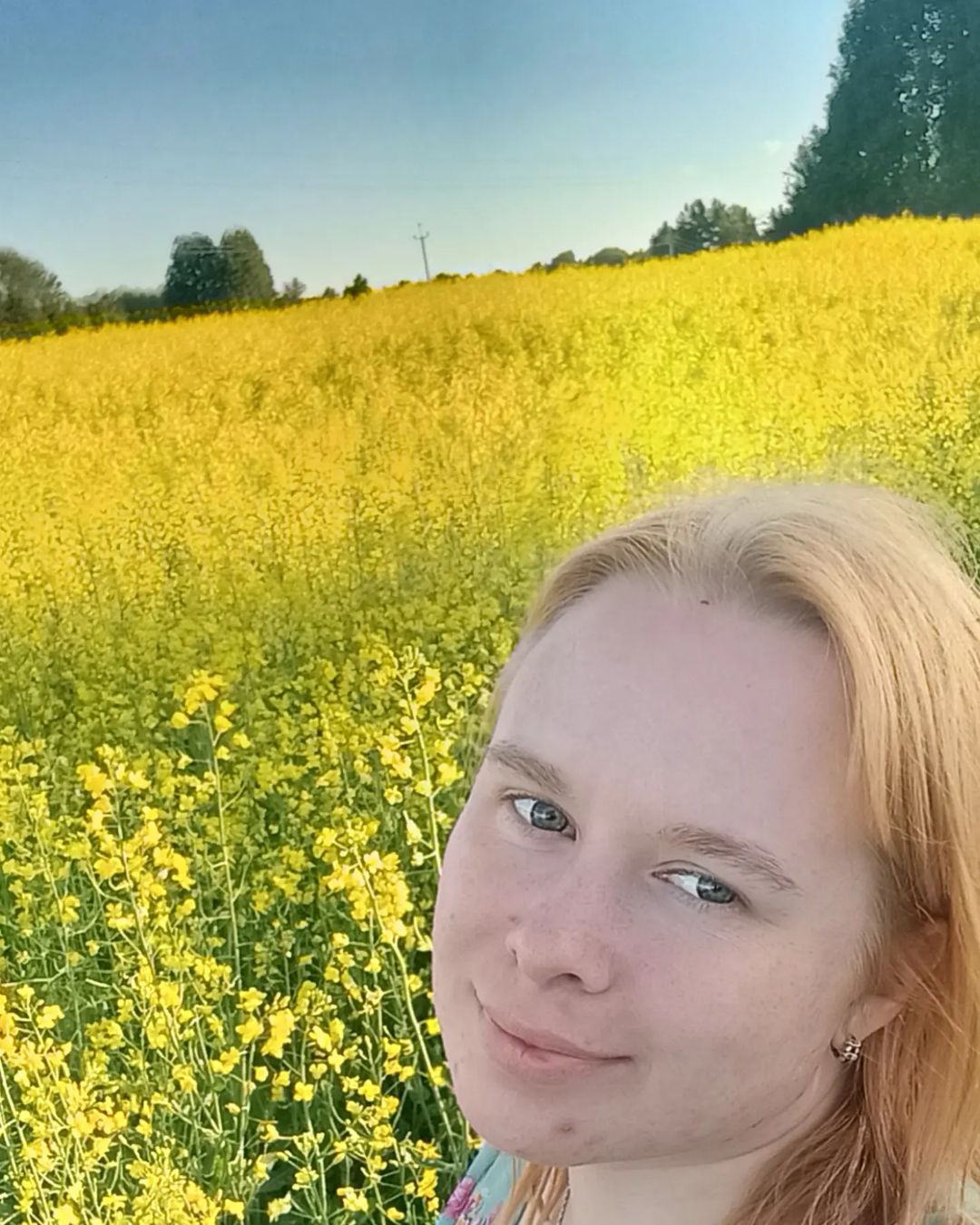 viktoriiakoltunova в LOOKY — Жёлтый фон