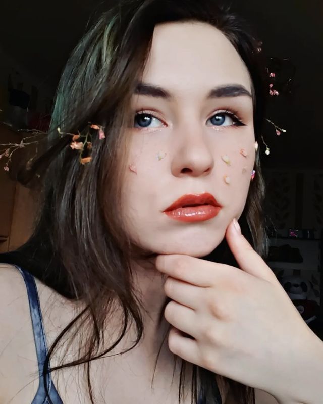 violet_mojito в LOOKY. #drakebell#girlnextdoor#flowers🌸,#flowerinhair#flowerhair#цветывволосах#lfl#liketime#sunnydays☀️#perfectgirl#sweetgirl#goodday👌#koreanstyle#animetyan#sweetlips#animestyle#succubus. She may not be Maril...
