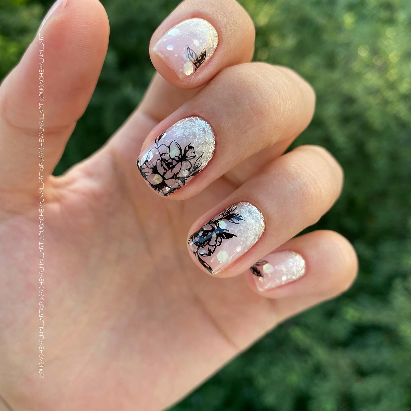 pugacheva_nail_art в LOOKY. #ручнаяроспись,#росписьногтей,#укреплениегелем,#укреплениеногтей,#покрытиегельлаком,#маникюр,#новомомосковск,#красотаспасетмир,#инкрустация,#инкрустацияногтей,#инкрустациястразами,#pugacheva_nail_art. @nailartist_vseyarus...