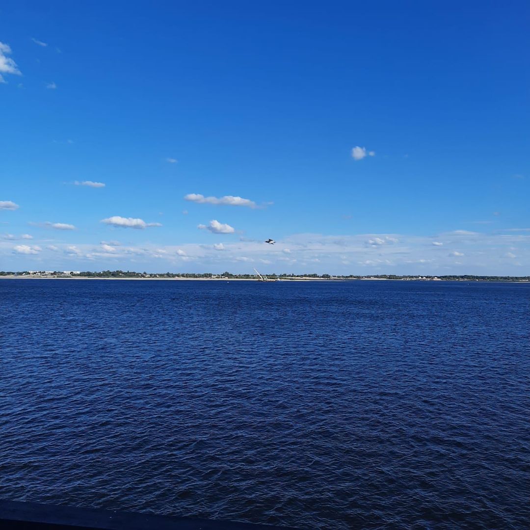 Ясное небо над головой с жарким солнцем, что может быть лучше…🌞