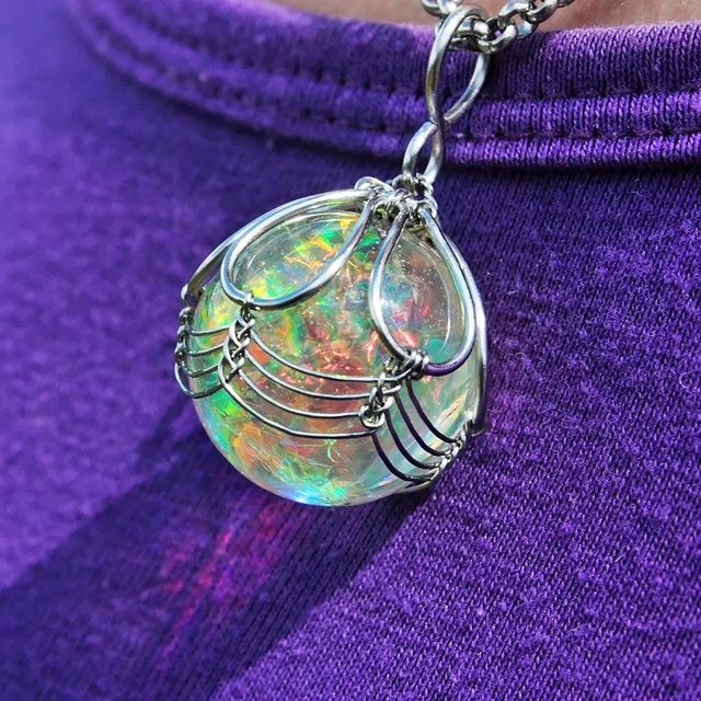 mosaicopal.ru в LOOKY. #mosaicOpal,#pendant,#кулон,#подвеска,#серьги,#earrings,#opalpendant,#epoxyjewelry,#wirewrapping,#wirewraps,#wirewrap,#resinjewellery,#resin,#opal,#опал,#wirewrap,#resin,#эпоксидная,#проволока,#wire. Gorgeous photo of th...