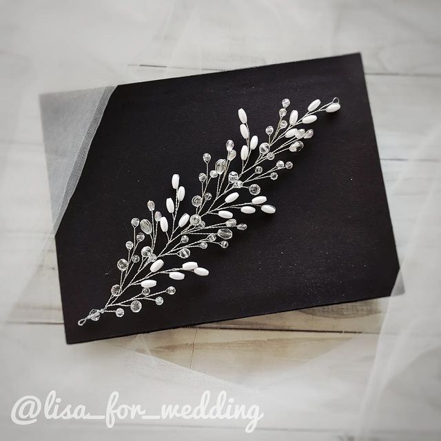 lisa_for_wedding в LOOKY. #украшенияворонеж,#украшенияизхрусталя,#украшенияизкристаллов,#украшениявприческу,#диадемаручнойработы,#диадема,#тиара,#тиарадляневесты,#свадебныйгребень,#прическанасвадьбу,#прическаневесты,#веточкаизхрустальныхбусин,#веточкавприческу,#хрустальныйгребень,#украшениянавыпускной,#нежнаяневеста,#свадебныйнаряд,#свадебноеплатье,#веточкавприческу,#вприческу. Нежная веточка в при...