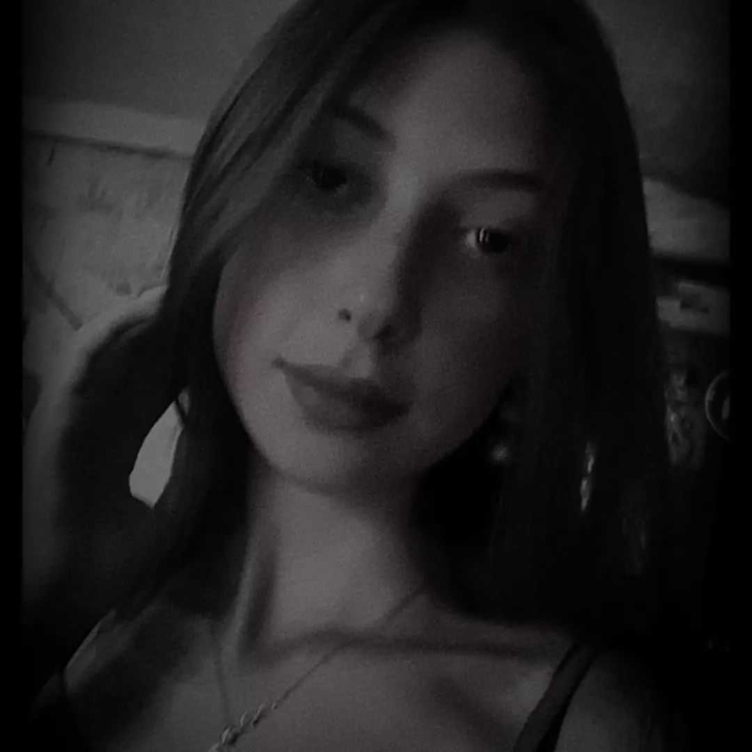 di_20h in LOOKY. . 🖤🖤🖤