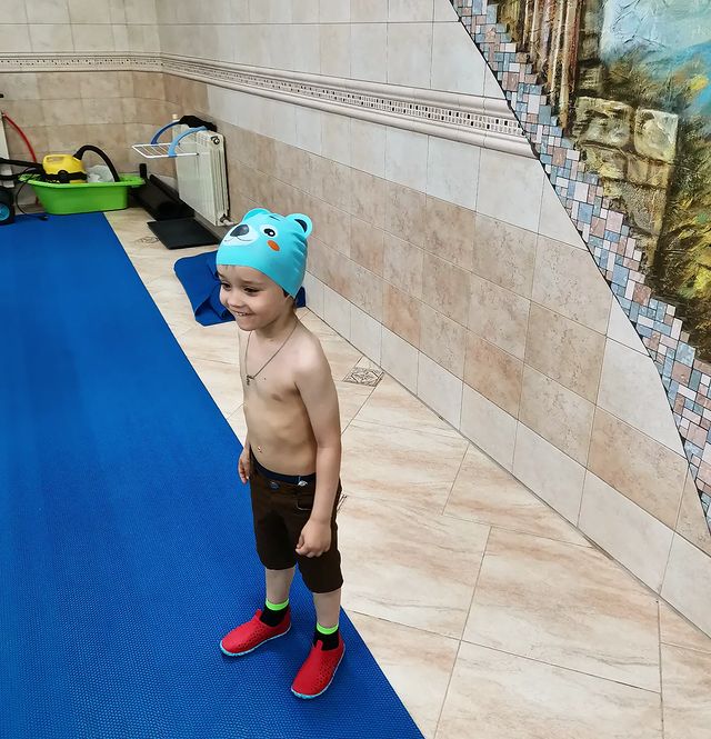 kostikpenzin в LOOKY. . Идём в бассейн)