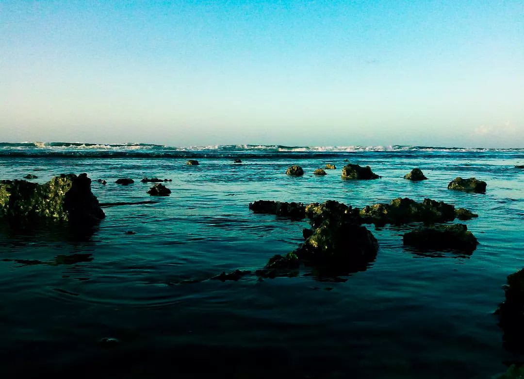 reydleyph in LOOKY. #paisaje,#portada,#naturaleza,#nature,#photography,#travel,#mar,#bookstagram,#capture,#captions,#pensamientos,#fotografía,#followbackteam,#fotografiamundial,#paisajemundial,#fotostumblr,#fotodeldia,#photooftheday,#qva_photographs,#colors_of_day,#colors. Zona de paz, el mar....