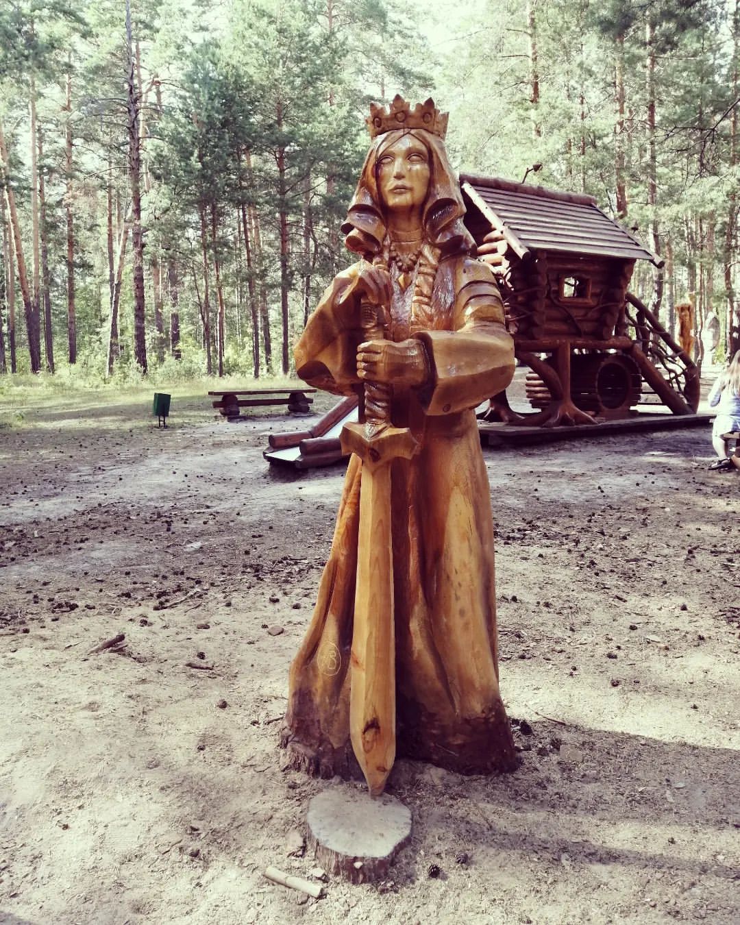 Park #fairytail 🏞️
Wooden figures based on Russian fairy tales 👌#russia #russiangirl🇷🇺 #forest #park
