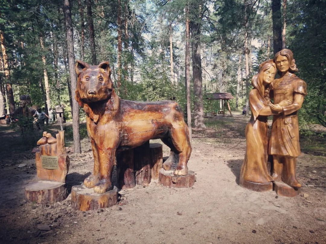 Park #fairytail 🏞️
Wooden figures based on Russian fairy tales 👌#russia #russiangirl🇷🇺 #forest #park