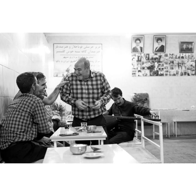zolipics в LOOKY. #everydayeverywhere,#documentary,#gettyimageinstagramgrant,#lensculture,#burnmagazine,#azerbaycan,#reportagespotlight,#MEdailylife,#bnw_users,#phmuseum,#akasimagazine,#bnw_society,#topbnw,#bnw_demend,#everydayasia,#everydayiran,#iran_images,#everydayazb,#roozdaily,#irancumentary,#lenspersia,#turkey,#streetphot,#thestreetphotograohyhub,#friendsinbnw,#friendsinstreets,#ir_dailyshots,#tabriz#appleiphone,#tiktok. اول دبیرستان مدرسه م...