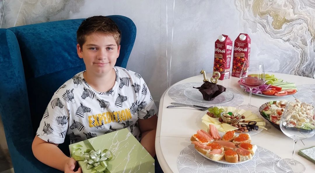 У сынули ДР, 13 лет! Поздравляю, и желаю всего самого-самого! Очень тебя любим!