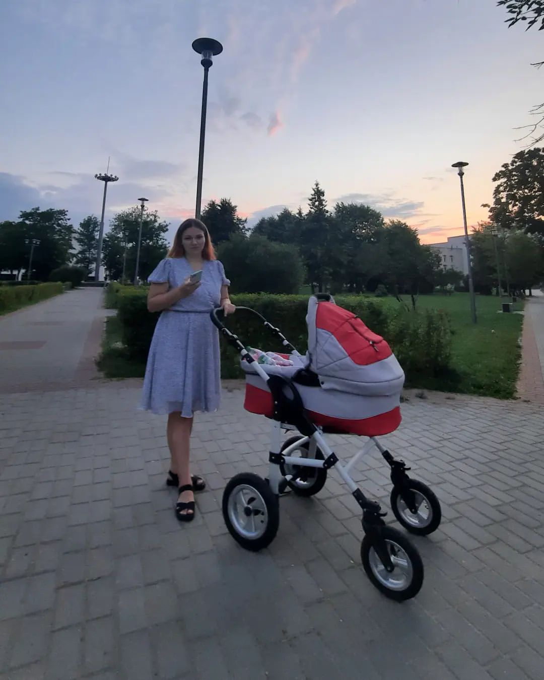 Наша первая прогулка🙂🥰