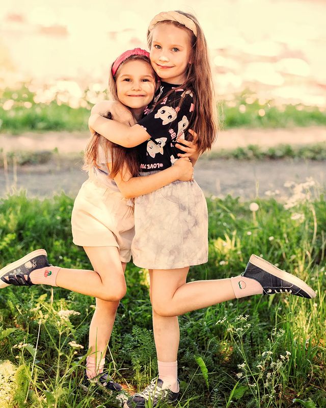 irina_shatnaya в LOOKY. . Сестрички - сердечки...