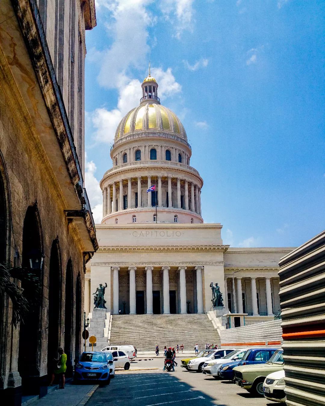 reydleyph in LOOKY. #fotomundo,#fotografía,#photography,#artwork,#art,#cubanphotos,#havana,#habana,#capital,#viajes,#travelphotography,#instapic,#instainspiration,#f4f,#instagood,#streetphotos,#shoutouts,#fotografiando,#fotografiamovil,#liker,#likesforlike,#trending,#tendência,#l4l. Toma de hoy, el ambi...