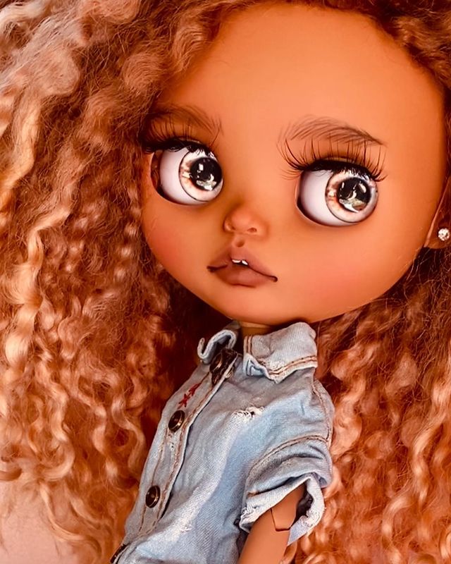 blythes_boutique в LOOKY. #блайз,#куклаблайз,#карвингблайз,#блайзкупить,#блайзкастом,#блайзочка,#куклыручнойработы,#клуббелыйслон,#клубинстадолл,#blythe,#blythedoll,#customblythe,#blyhtelover,#blythelove,#ooakblythe,#blythedollcustom,#blytheworld,#doll,#натуральныеволосы,#dollycustom,#icydoll,#handmade,#holaladoll,#blythelips,#white_slon,#ブライス. Малышка ищет любящий...