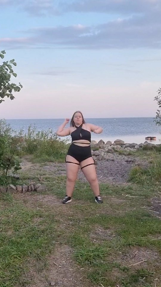 _leo.soul.dance.art_ в LOOKY. #summerdance,#танцы,#dance,#ladydance,#dancemix,#femaledancehall,#дэнсхолл,#bootydance,#бути,#twerk,#тверк,#reggaeton,#реггетон. #summerdance #танцы ...