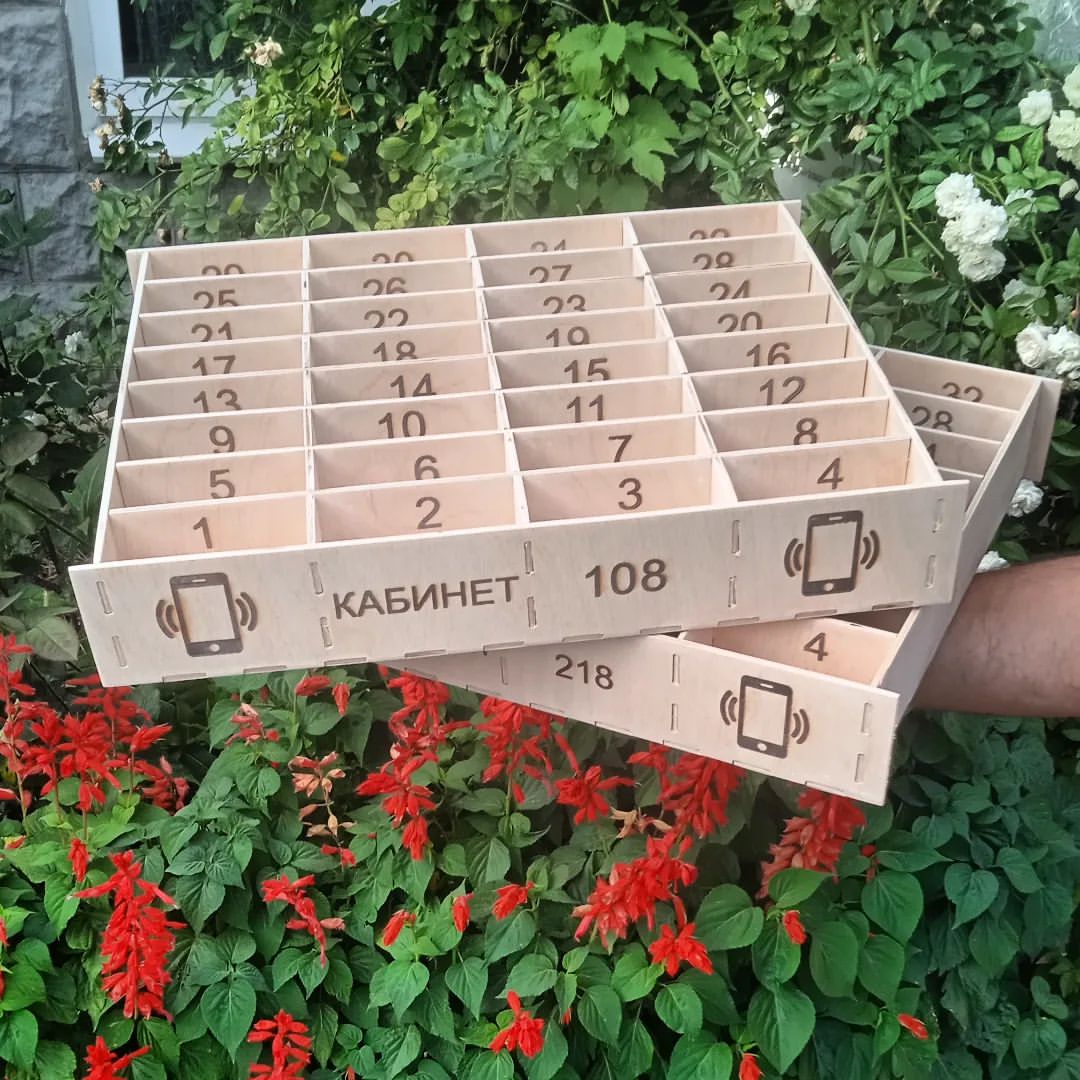 wood_jeweler_ в LOOKY — Топ.
Органайзеров много не бывает 😅

Ящик для телефонов в к