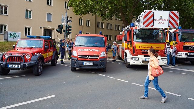 tschernawzew в LOOKY. #jena,#feuerwehr,#feuerwehrjena,#straßenfest,#helden,#heldenjena,#sonntag,#tagderoffenentür,#tagderoffenentürjena,#auto,#feuerwehrauto,#fest,#feuerwehrfest,#jenalichtstadt. Tag der offenen Tür ...