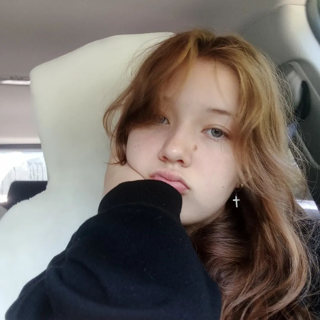 verkhovova_33 in LOOKY. . null