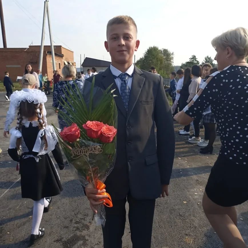 Желаю огромного желания учиться и познавать. Легкости в новом учебном году. Дружной атмосферы, интересных событий, великолепных отметок и постоянного стремления быть лучше, чем вчера. Успехов, удачи, здоровья, терпения и замечательных результатов!