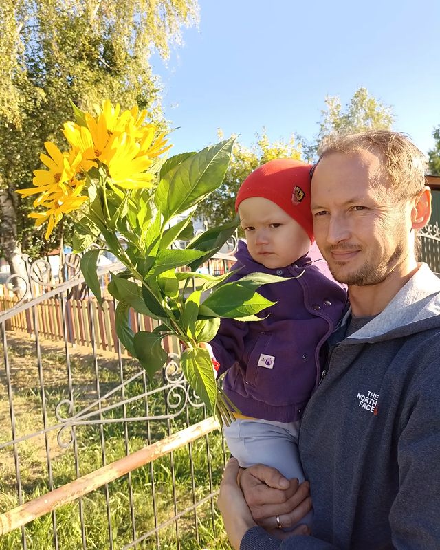 lilek_z_0618 в LOOKY. #1сентября#дочкасыночек#братсестра👦👧💙💜❤. #1сентября#дочкасыно...