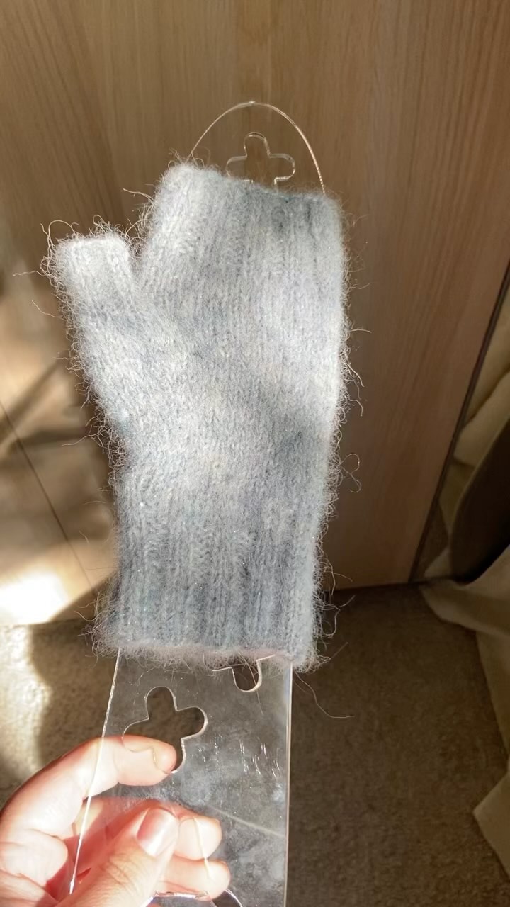 khalinak_knitting в LOOKY. #митенкивязаные,#шерстяныемитенки,#варежкибезпальцев,#вяжуназаказ. 3 сентября…и такой д...