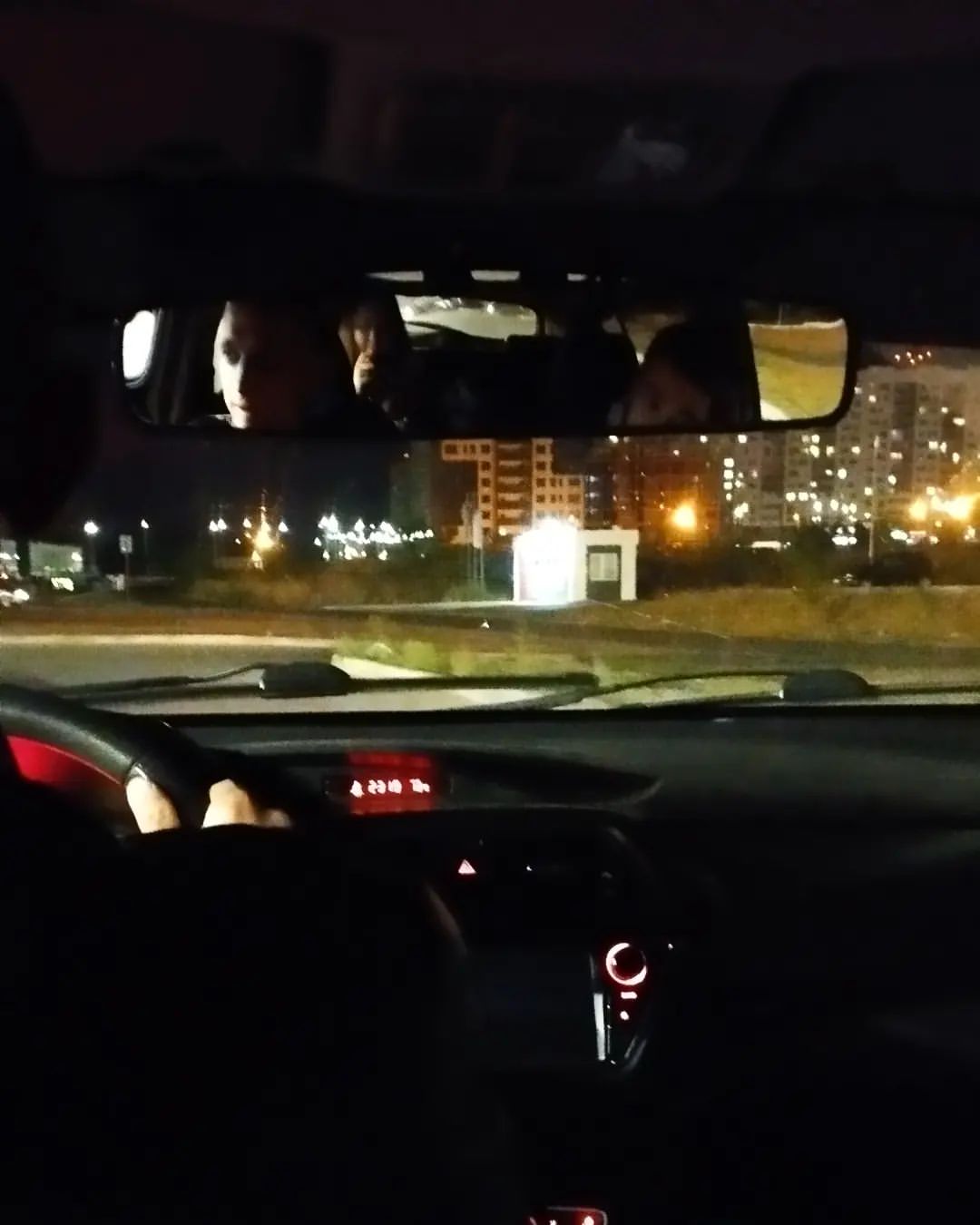 Сейчас бы на заброшенном автодроме кататься, а не вот это всё ☺