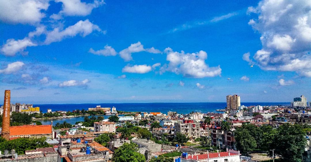 reydleyph in LOOKY. #havana,#fotografía,#photography,#newpost,#newartist,#artwork,#art,#cubanphotos,#artvisual,#paisaje,#f4f,#l4l,#instapic,#instaart. Highlights de la Hab...