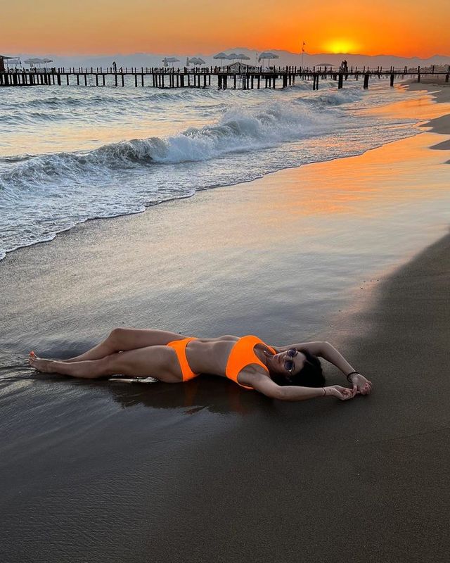 anna_o06 в LOOKY. . Так бы лежала и лежа...
