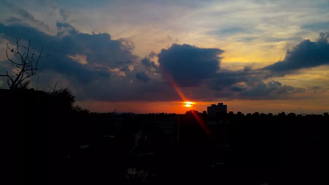 reydleyph in LOOKY. #photography,#artwork,#art,#photography,#photo,#wallpaper,#vistas,#ventana,#windows,#instapic,#instainspiration,#f4f,#instagood,#vintage,#instaphoto,#artvisual,#artistsoninstagram,#newnew,#newpost,#news,#skyphotography. Nostálgico...

#foto...