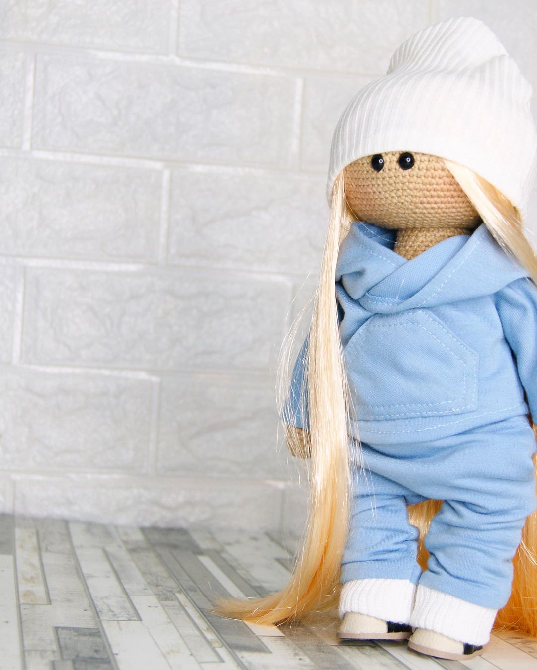 💙малышка в наличии💙⁣⁣⠀
⁣⁣⠀
Готовим подарки заранее, ведь скоро самый волшебный праздник 🎄 ⁣⁣⠀
__________________⁣⁣⠀
⁣⁣⠀
Цена⠀2400⠀рублей ⁣⁣⠀
__________________⁣⁣⠀
⁣⁣⠀
#куклаинтерьерная #кукласвоимируками #подарок #интерьернаякукла #игрушка⠀#вязанаякукла #своимируками #куклакрючком #авторскаякукла⠀⁣⁣⠀⁣⁣⠀
#куклаамигуруми⁣⁣⠀⁣⁣⠀
#амигуруми #куколка⁣⁣⠀⁣⁣⠀
#куклатильда⁣⁣ #тильда⁣⁣⁣⁣ #подарокдлядевочки⠀#хендмейд⁣⁣⠀#текстильнаякукла⁣⁣ #куклавподарок #кукла