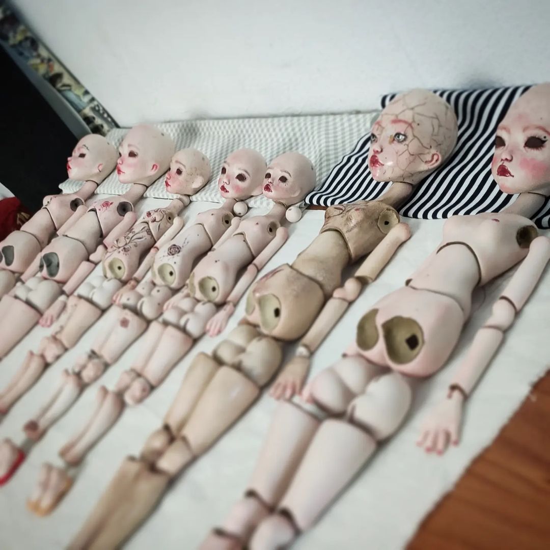 ekaterina__morozova_dolls in LOOKY. #porceliandoll,#collectiondolls,#doll,#porceliandoll,#porcelian,#bjd,#bjdsale,#bjddoll,#коллекционнаякукла,#интерьернаякукла,#шарнирнаякукла,#бждкуклы,#кукладлядуши,#фарфороваякукла,#ооак. Сложно описать фото ...