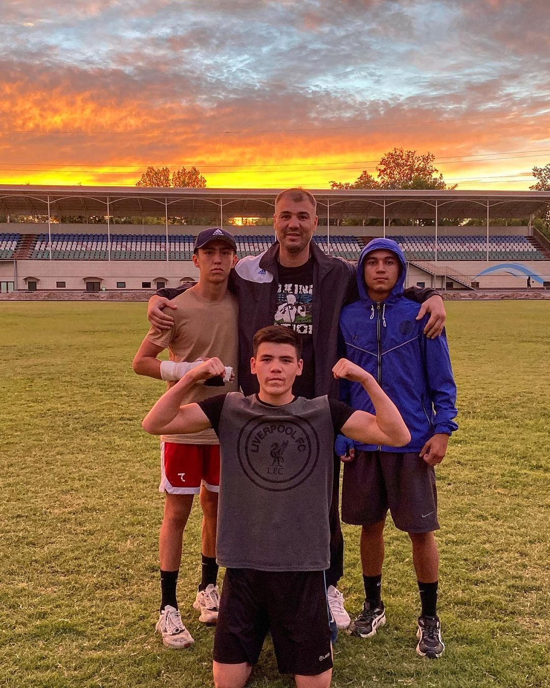 farukh_rakhmatullaev in LOOKY. #lovestory,#lover,#kidbox,#kidboxing,#boxing,#boxingday,#boxingtraining,#boxing👊,#nakaut,#ufc,#ufcbrooklyn,#ufc223,#ufc232,#ufcfortaleza,#ufcfightnight,#ufc234,#ufc229,#boyka,#boy,#yuriboyka,#wrestlingmemes,#wrestling,#бойка#мма,#ммас,#уфс#uzbekistan,#uzbvideo. Чужое не берём, своё...