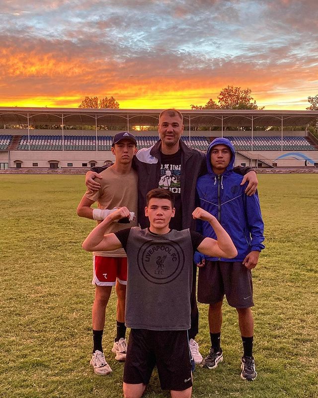 farukh_rakhmatullaev в LOOKY. #lovestory,#lover,#kidbox,#kidboxing,#boxing,#boxingday,#boxingtraining,#boxing👊,#nakaut,#ufc,#ufcbrooklyn,#ufc223,#ufc232,#ufcfortaleza,#ufcfightnight,#ufc234,#ufc229,#boyka,#boy,#yuriboyka,#wrestlingmemes,#wrestling,#бойка#мма,#ммас,#уфс#uzbekistan,#uzbvideo. Чужое не берём, своё...
