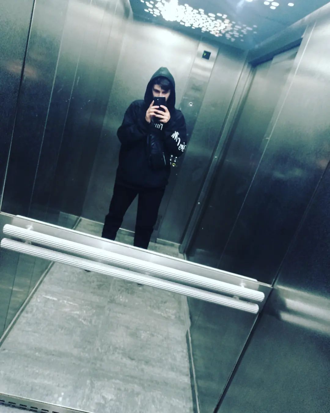 ___ghost1.___ в LOOKY — публикация