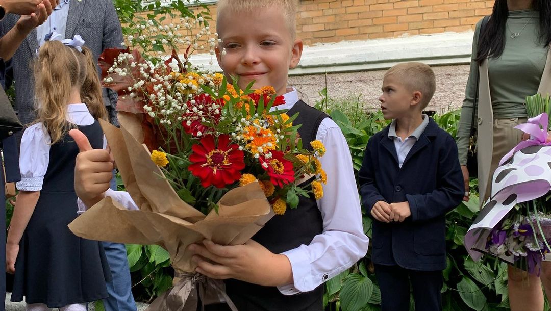 У меня неожиданно ожил Инстаграм 🙂 И конечно очень хочется показать своего первоклассникам, который уже второй месяц стойко осваивает письмо прописью. Вот почему то это самым сложным оказалось, но он старается и у него обязательно все получится!
