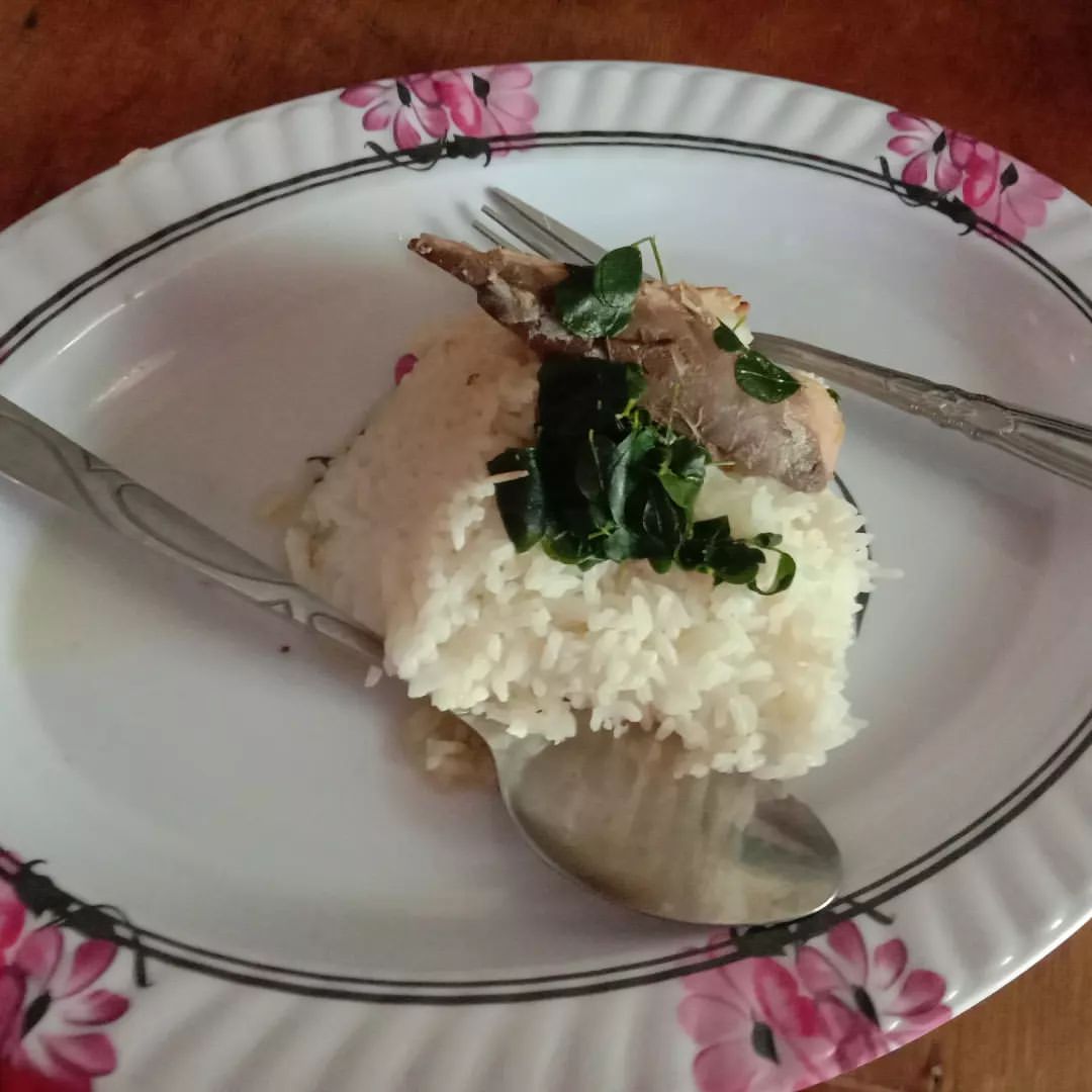 mavii_eats в LOOKY — Mackerel with malungay leaves on rice